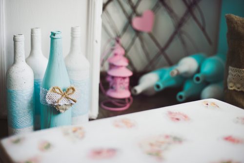 Bottiglie decorate con la pittura