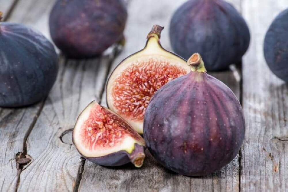 Fichi sul tavolo