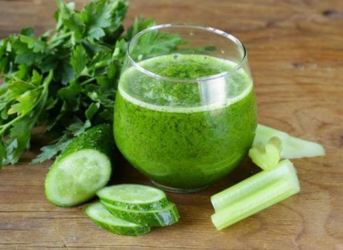 Deliziosi frullati detox a base di cetriolo Deliziosi frullati detox a base di cetriolo