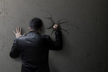 Reprimere le emozioni aumenta l'ansia