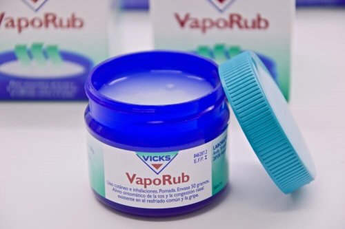 Non applicare Vicks VapoRub ai neonati: perché?