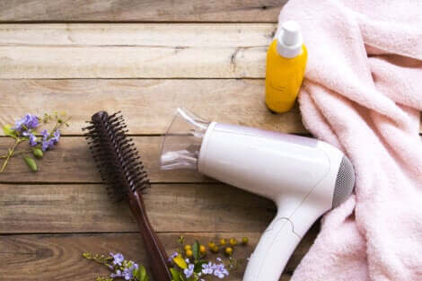 Asciugacapelli per fare uscire acqua dalle orecchie.