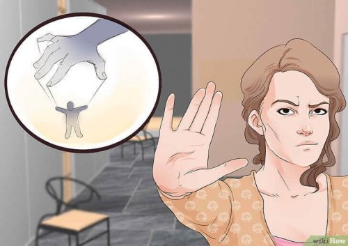 Donna che ferma ricatto emotivo