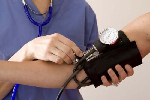 Ipertensione arteriosa: le bevande che la aggravano
