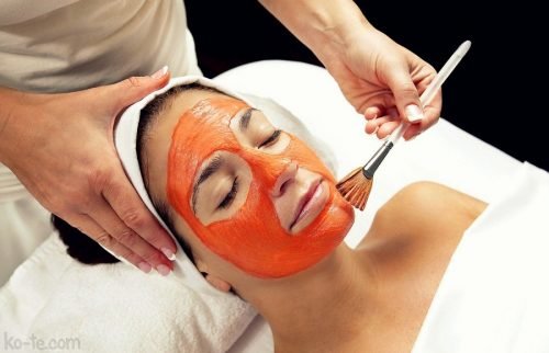 Maschera esfoliante a base di pomodoro