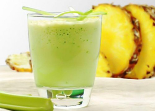 frullato di ananas e sedano