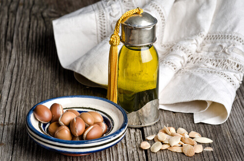 Benefici dell'olio di Argan per pelle capelli e corpo