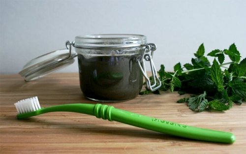 Rimedio naturale per trattare e prevenire la carie