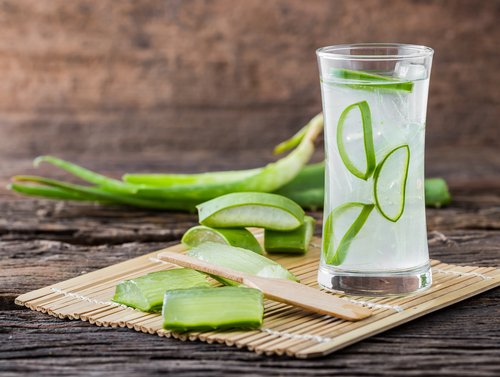 succo di aloe vera per una rapida guarigione dallulcera gastrica