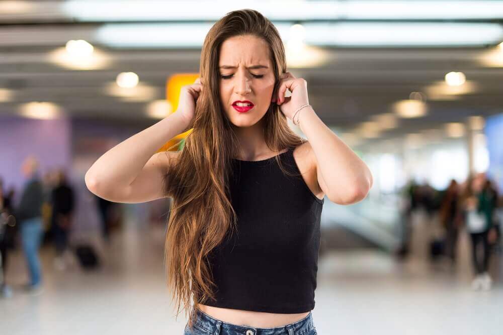 Fischi nelle orecchie: a cosa sono dovuti? Fischi nelle orecchie: a cosa sono dovuti?