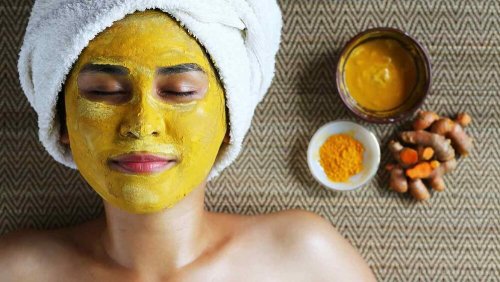 le maschere alla curcuma sono un ottimo rimedio contro le cicatrici da acne