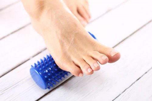 Esercizi per i piedi contro l'alluce valgo.