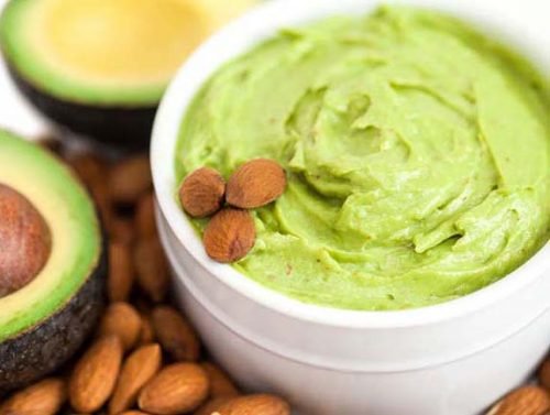 Maschera all'avocado per ridurre borse e occhiaie