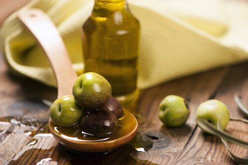 Olio d'oliva e olive