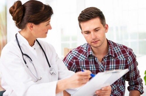 Paziente consulta il medico