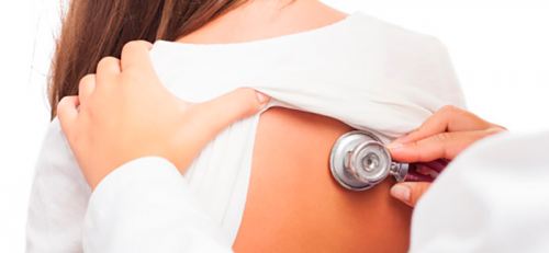 medico visita paziente