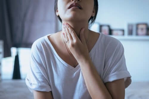Noduli alla gola: 5 possibili sintomi