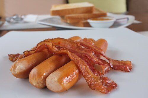 Würstel e pancetta
