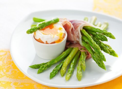 Asparagi con uova