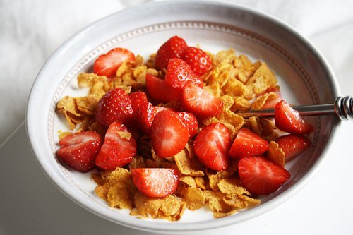 Cereali con fragole 