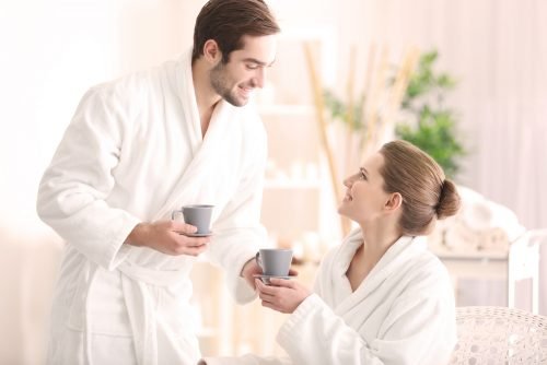 Coppia che prende il caffè