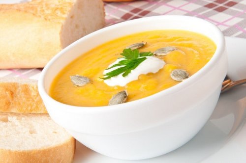 Crema di zucca con panna liquida