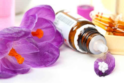 Fiori di Bach su tavolo