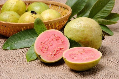 Guava a metà