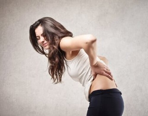 Mal di schiena a causa di diversi problemi di salute