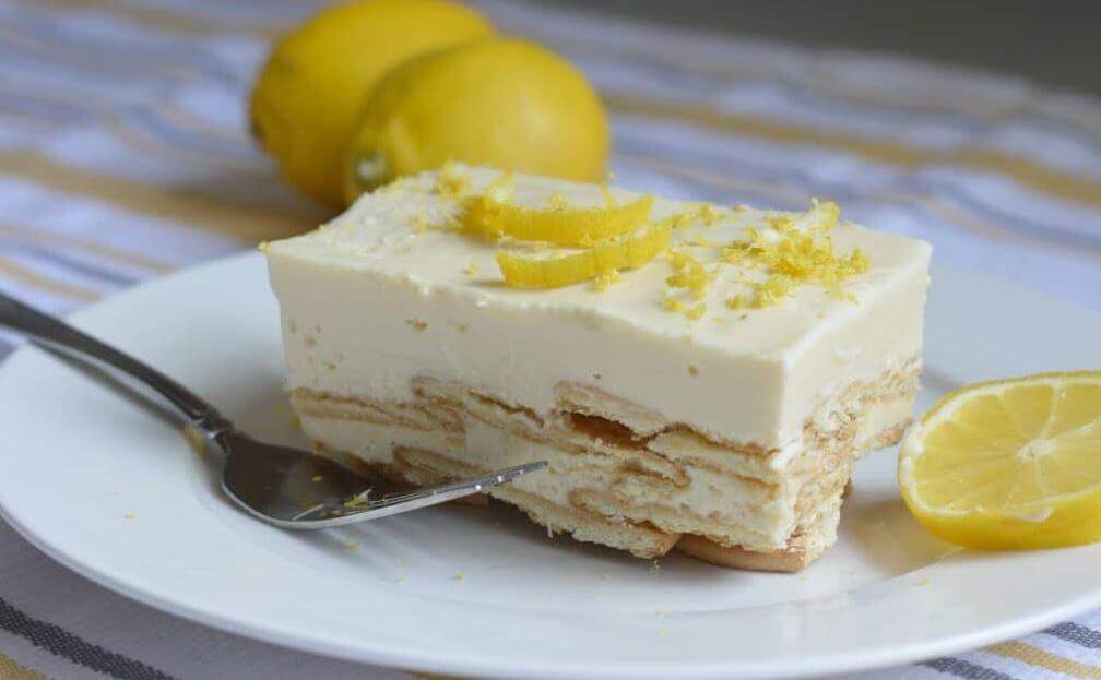 Charlotte al limone: un dolce da palazzo Charlotte al limone: un dolce da palazzo