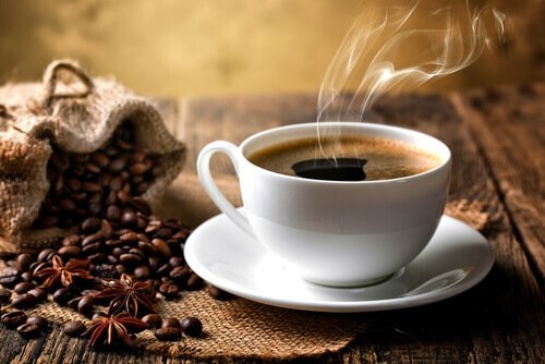 tazza di caffè per ridurre l'appetito
