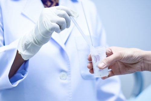medici con attrezzi per chirurgia