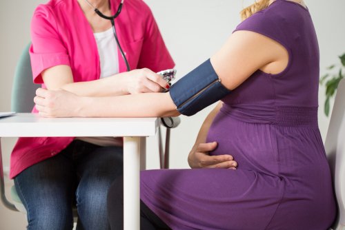 Ipertensione in gravidanza: sintomi e trattamento
