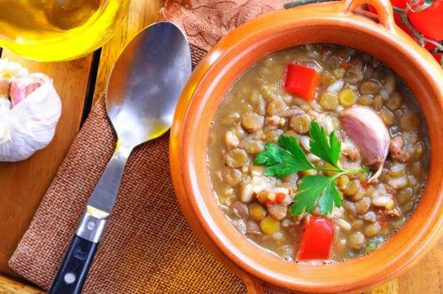 Zuppa di lenticchie, kale e patata americana