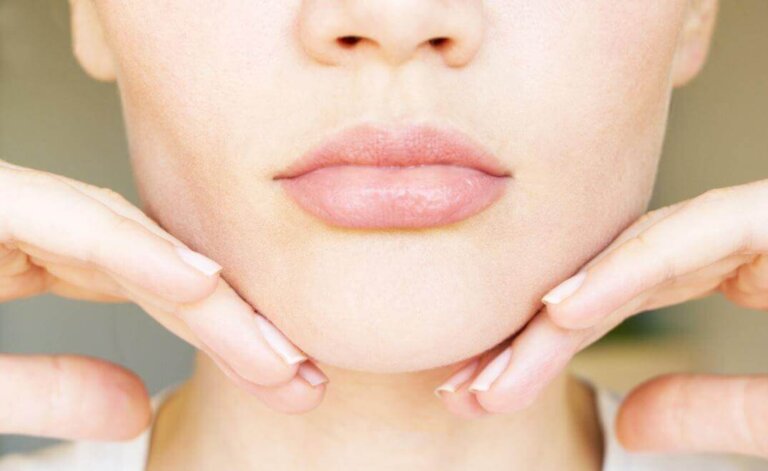 Esercizi e rimedi per ridurre il doppio mento