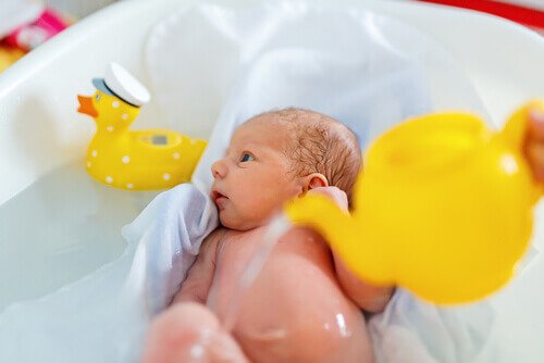 Fare il bagno ad un neonato