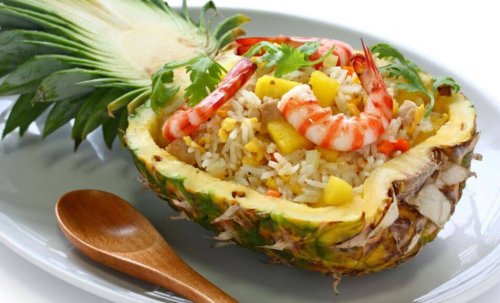 Insalata ananas gamberetti