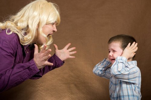 se gridate ai vostri figli, lo riterranno un comportamento accettabile