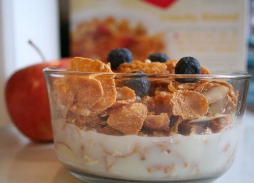 Muesli con yogurt e mirtilli