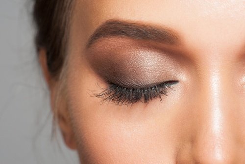 battere le ciglia è un buon esercizio per migliorare la vista