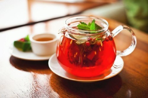 Brocca con infuso di salsapariglia.