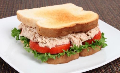 Come preparare un delizioso panino al tonno