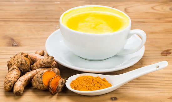Curcuma e latte