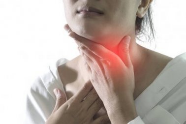 Alleviare i sintomi della faringite con 5 rimedi naturali
