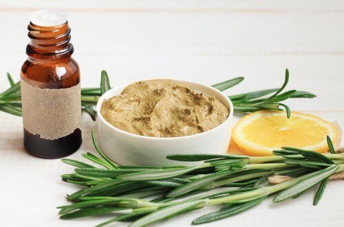 Esfoliante preparato con il rosmarino