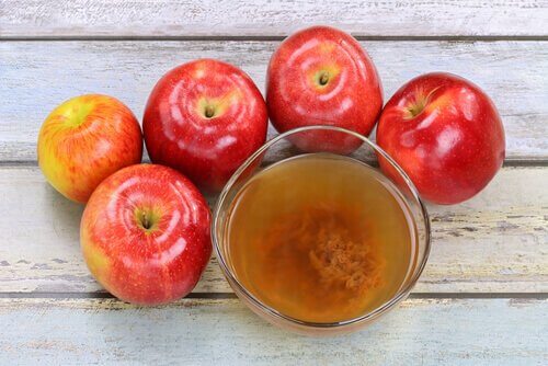 l'infusione a base di mela è ottima per combattere i sintomi delle allergie
