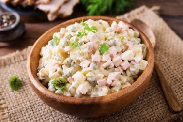 Provate questa insalata russa: vi piacerà