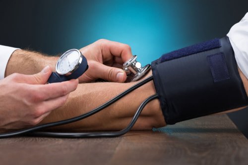 Ipertensione: 5 rimedi naturali per controllarla