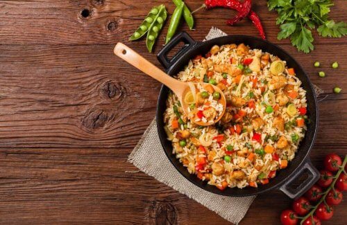 Riso con pollo e verdure, una ricetta deliziosa