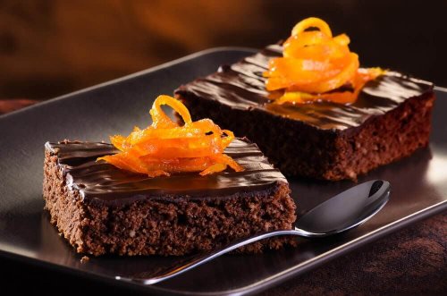 Come preparare una deliziosa torta all'arancia e al cioccolato